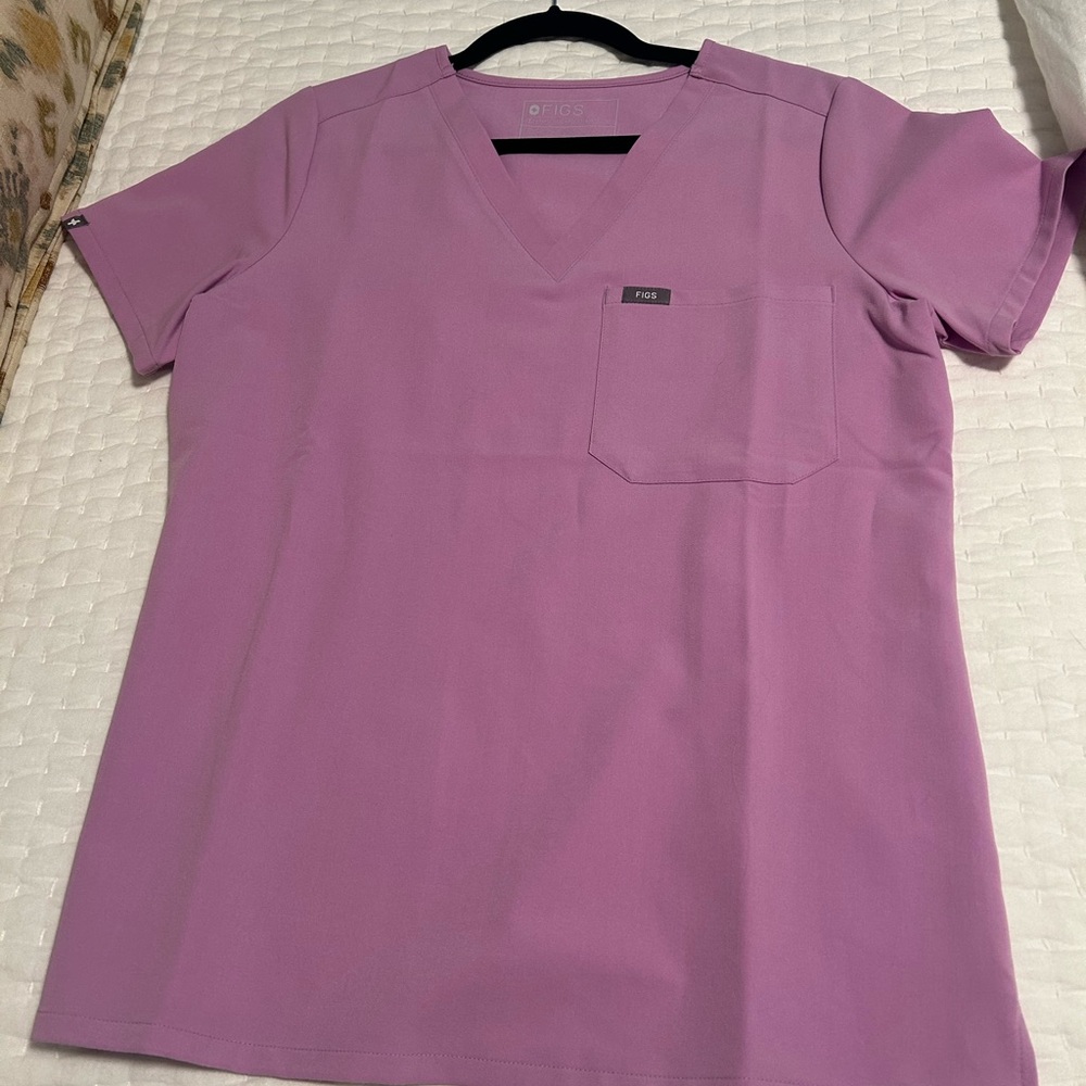 Figs scrub top- size S